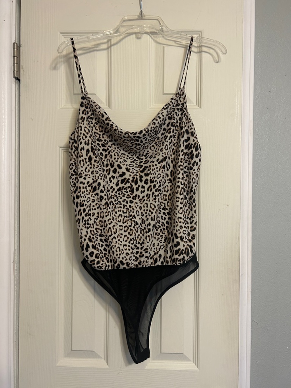 💸30%off2🛒 ASTR black tan Animal print bodysuit